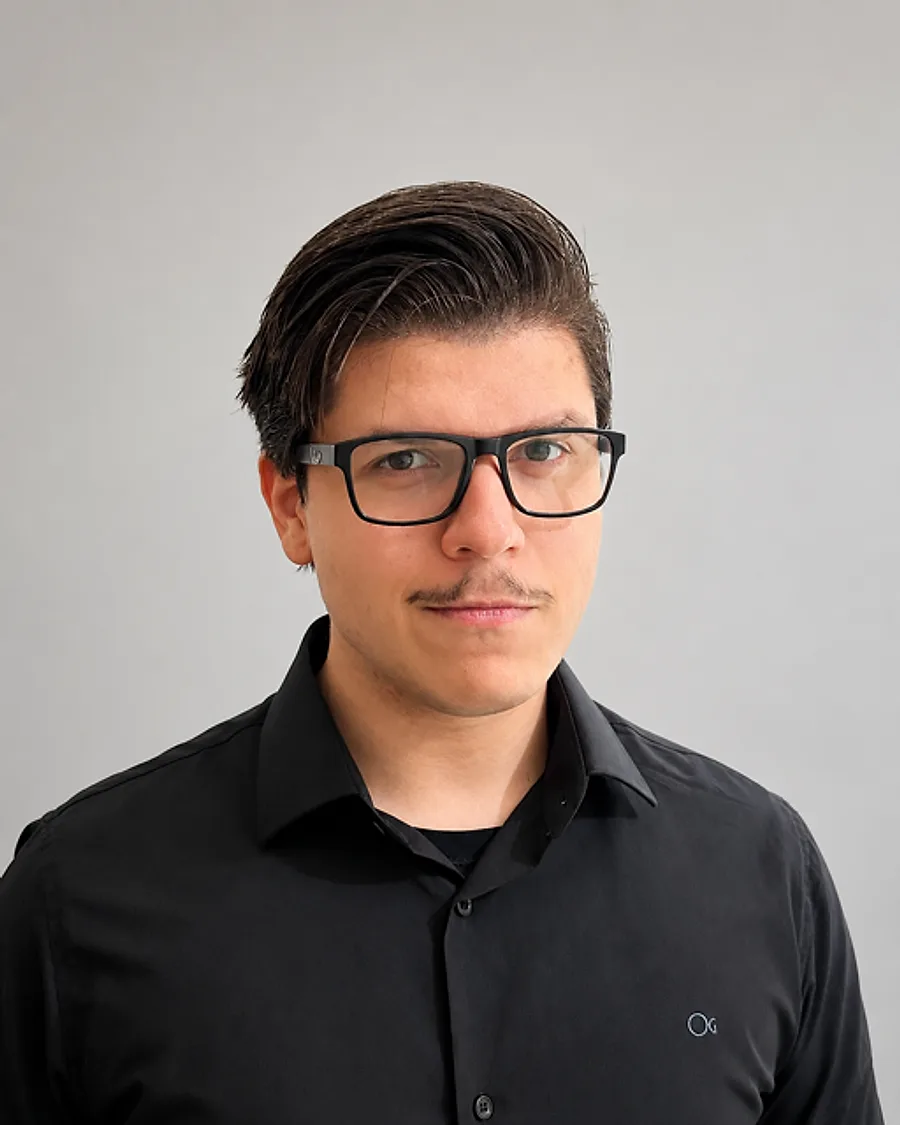 portrait of Ryan Machado